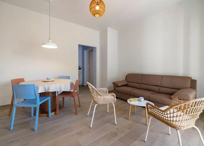 아파트 Maison Petrolini - Maggiore Estate By Ginin