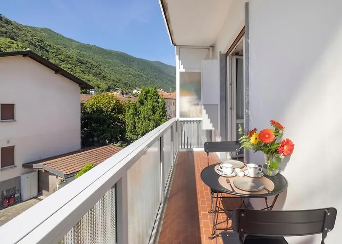 Maison Petrolini - Maggiore Estate By Ginin Apartament